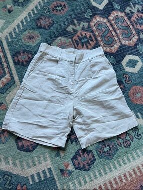 H& M High-Waist Linen Blend Shorts